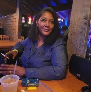 Meet your Posher, Pamela